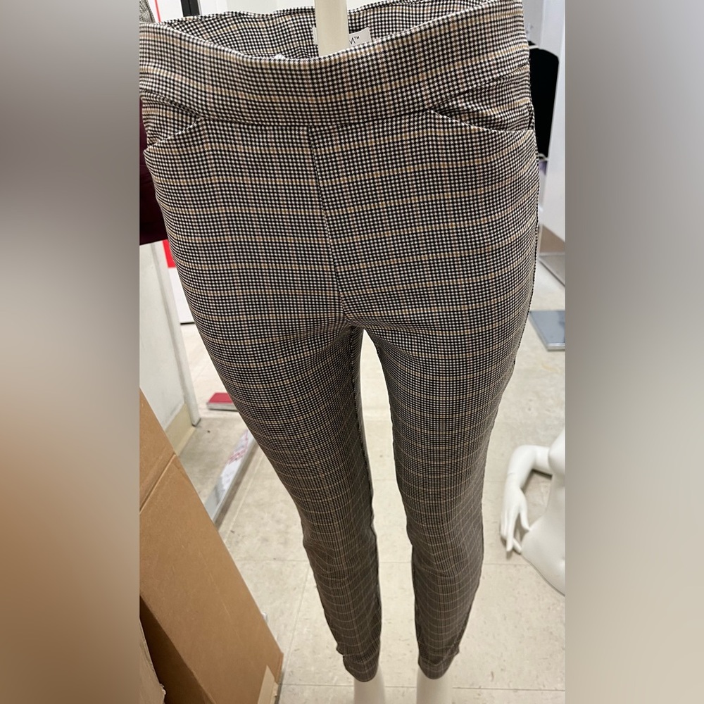 WHBM PULL ON SKINNY ANKLE DRESS PANTS, size 6
